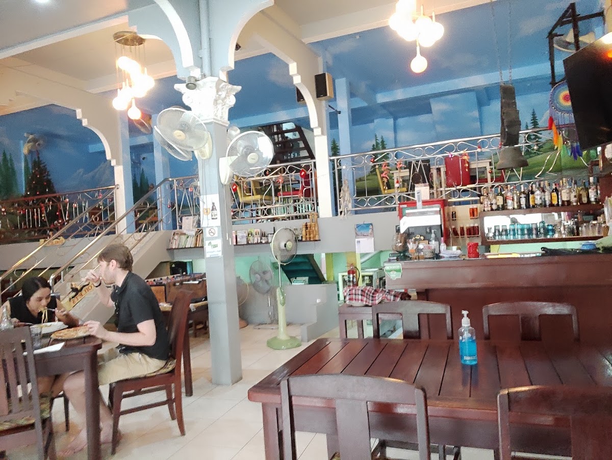 Bell's Pizzeria - Photo 7