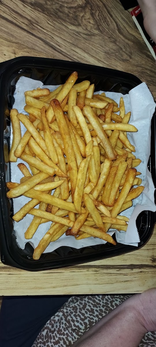 Tony's Pizzeria - Utica - Photo 6