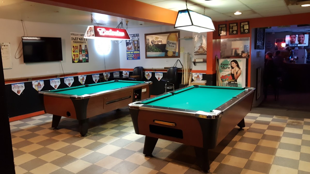 The Corner Lounge - Upper Marlboro - Photo 2