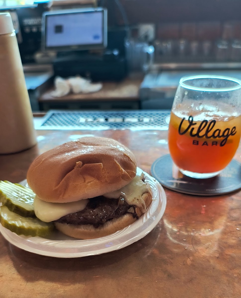 Village Bar - Madison - Photo 3