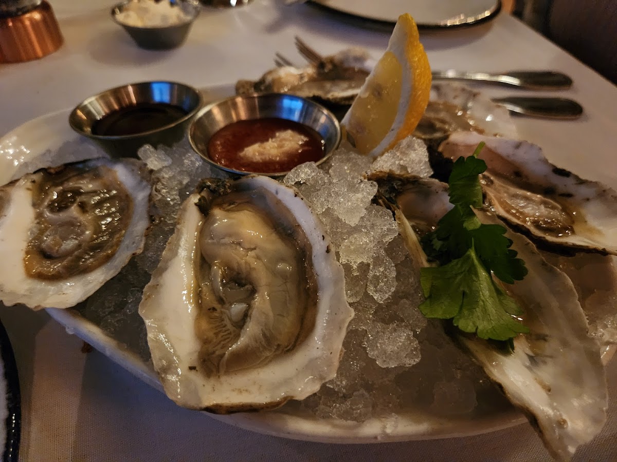 McCormick & Schmick's Seafood & Steaks - Kansas City - Photo 5