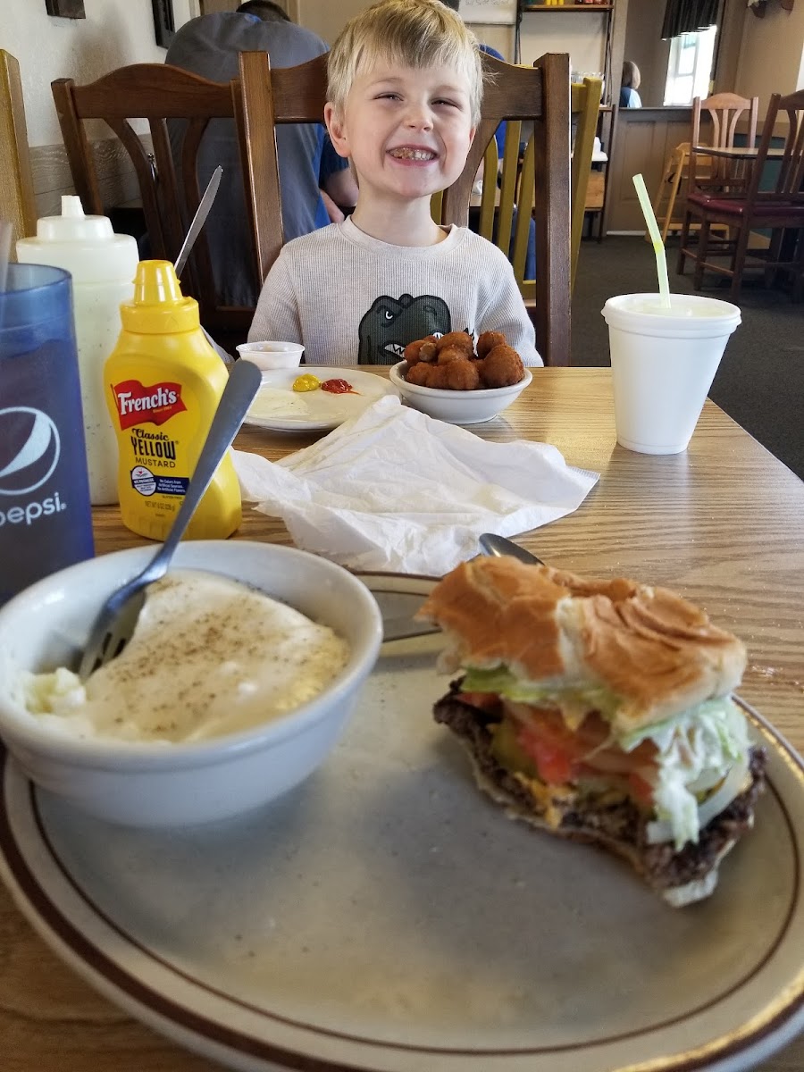 Gray's Cafe - Adrian - Photo 3